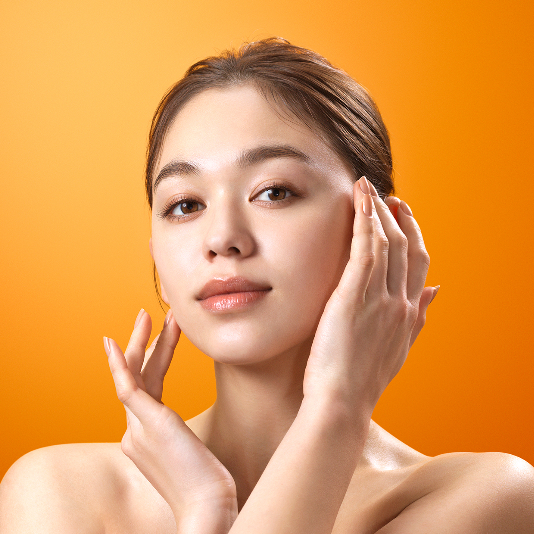 肌の弾力にフォーカス。 ハリのある未来に導く 新コラーゲン習慣。 肌の弾力が気になり出すのは、年齢とともに 線維芽細胞で生成されるコラーゲン量が減っていくから。 長年コラーゲンを研究してきたReFaは、 肌の健康と弾力維持を徹底的に追求。 肌のハリや弾力に関わるコラーゲンやエラスチンなどを生み出す、 線維芽細胞に適した分子量サイズのコラーゲンにたどり着きました。 独自に選定したコラーゲンペプチド『ReFa CP2000 』 ※1 を配合し、 肌の弾力を維持して、肌の健康を守ります。 1日1杯のドリンクタイプと携帯に便利なゼリータイプで、 毎日続けやすいコラーゲンケアを。 ※1 機能性関与成分：コラーゲンペプチド