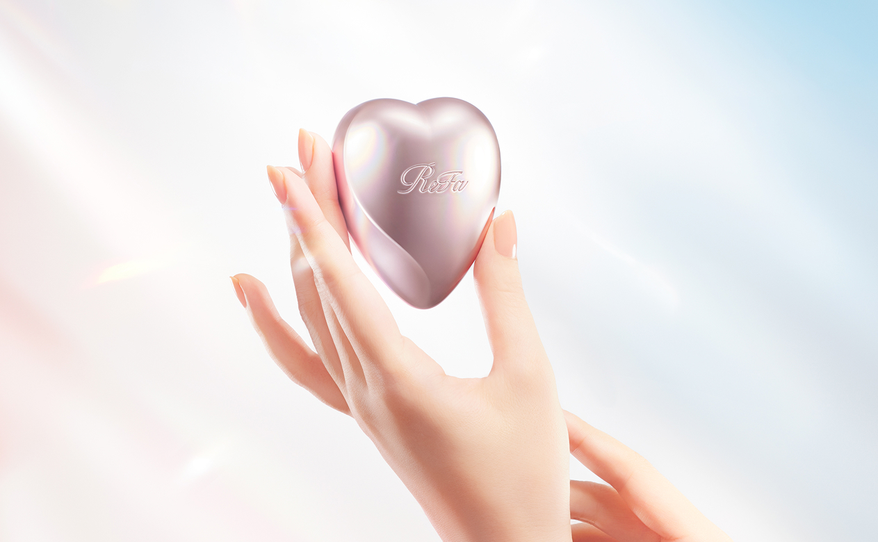 写真:ReFa HEART BRUSH mini silky(リファハートブラシ ミニ シルキー)