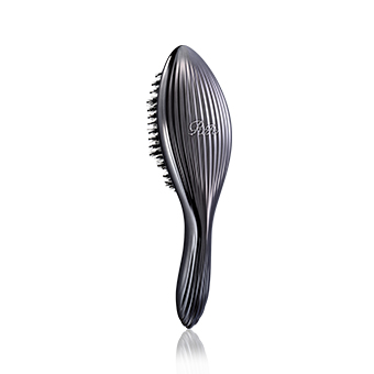 Photo：ReFa AILE BRUSH RAY BLACK