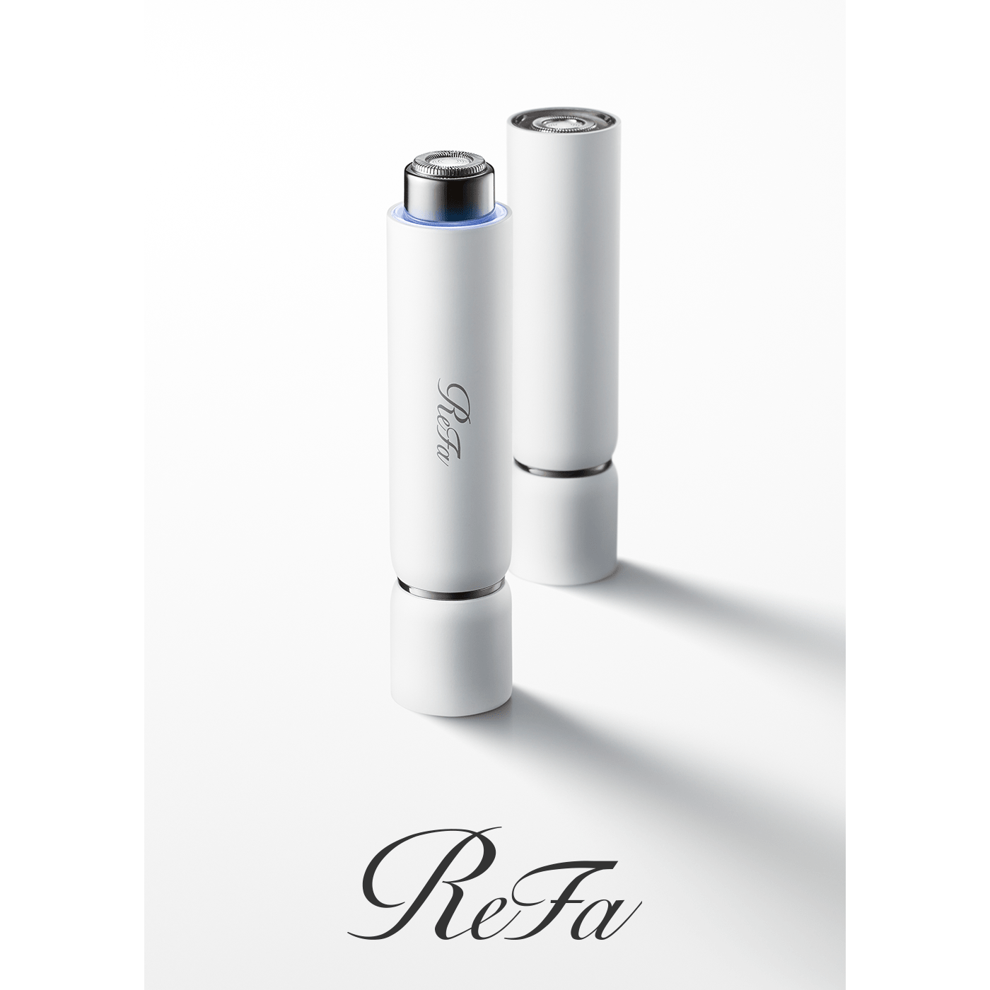 Introducing the ReFa SKIM SHAVER: an innovative shaving device that gently removes peach fuzz without damaging the skin.