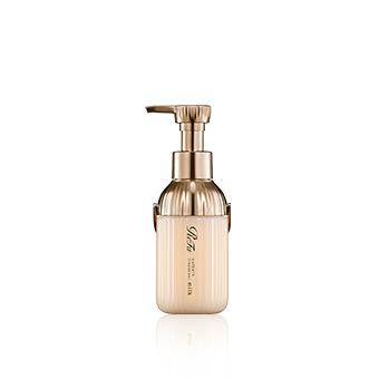 写真：ReFa MILK PROTEIN OUTBATH TREATMENT ROYAL（リファミルクプロテインアウトバストリートメントロイヤル）