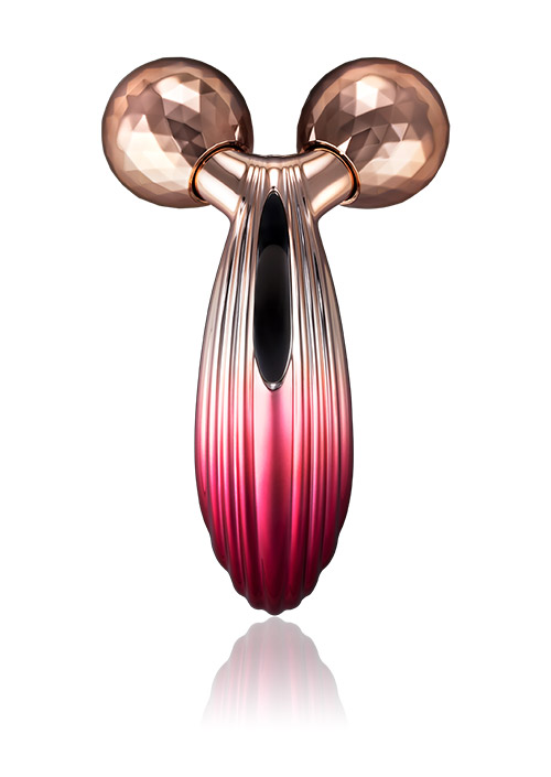 写真：ReFa CARAT RAY（リファカラットレイ） Red