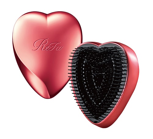 写真：ReFa HEART BRUSH Shine Red（リファハートブラシ シャインレッド）