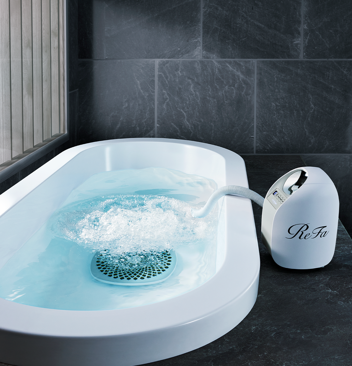 全身を揺らす泡トレーニングで、ボディシェイプ。「ReFa SLIMMEE」2026年6月新発売