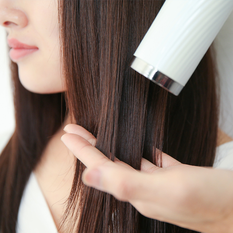 How To Refa Beautechが叶える サロン帰りのような しっとりやわらかい レア髪 Refa リファ 公式ブランドサイト